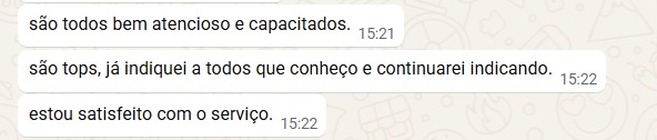 Depoimentos de clientes: equipe atenciosa e capacitada, indicada e cliente satisfeito com o serviço